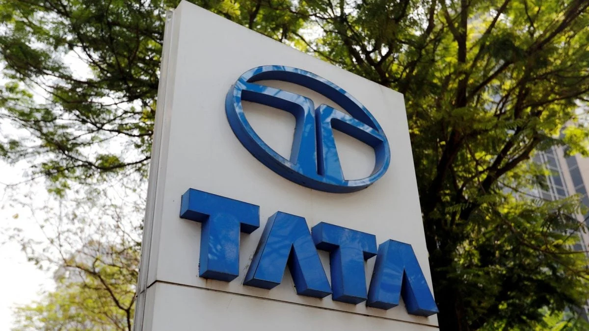 Tata Motors Navigates Q4 FY26 with Robust Revenue Growth Amidst Significant Profit Contraction and Global Headwinds; Rs 3 Dividend Declared
