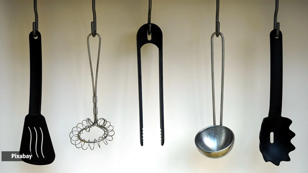 The Chemistry of the Kitchen: Why Stainless Steel is the Secret Weapon Against Culinary Odors