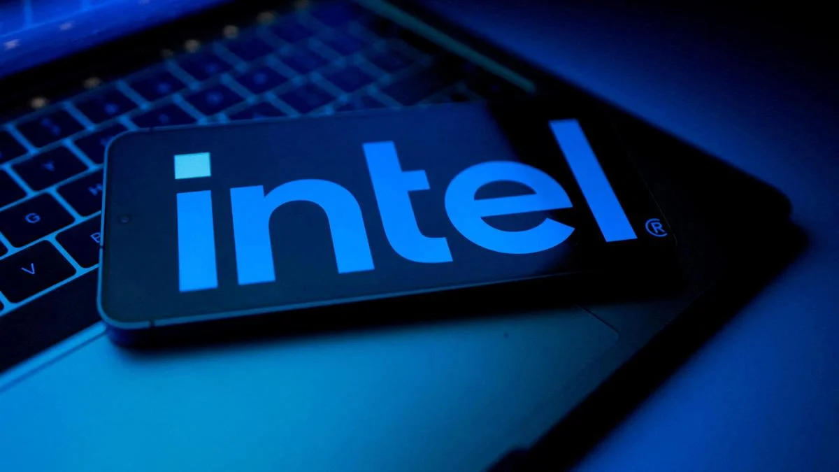 Intel Surges on Robust AI Demand, Boosting Forecasts and Investment Plans