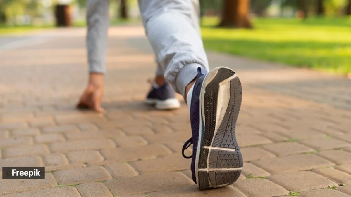 The 10,000-Step Quest: Unpacking Entrepreneur Ankur Warikoo’s Morning Ritual and the Science Behind Daily Movement