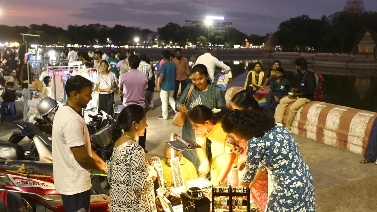 Madurai’s Historic Teppakulam Transforms into Vibrant Weekend Hub