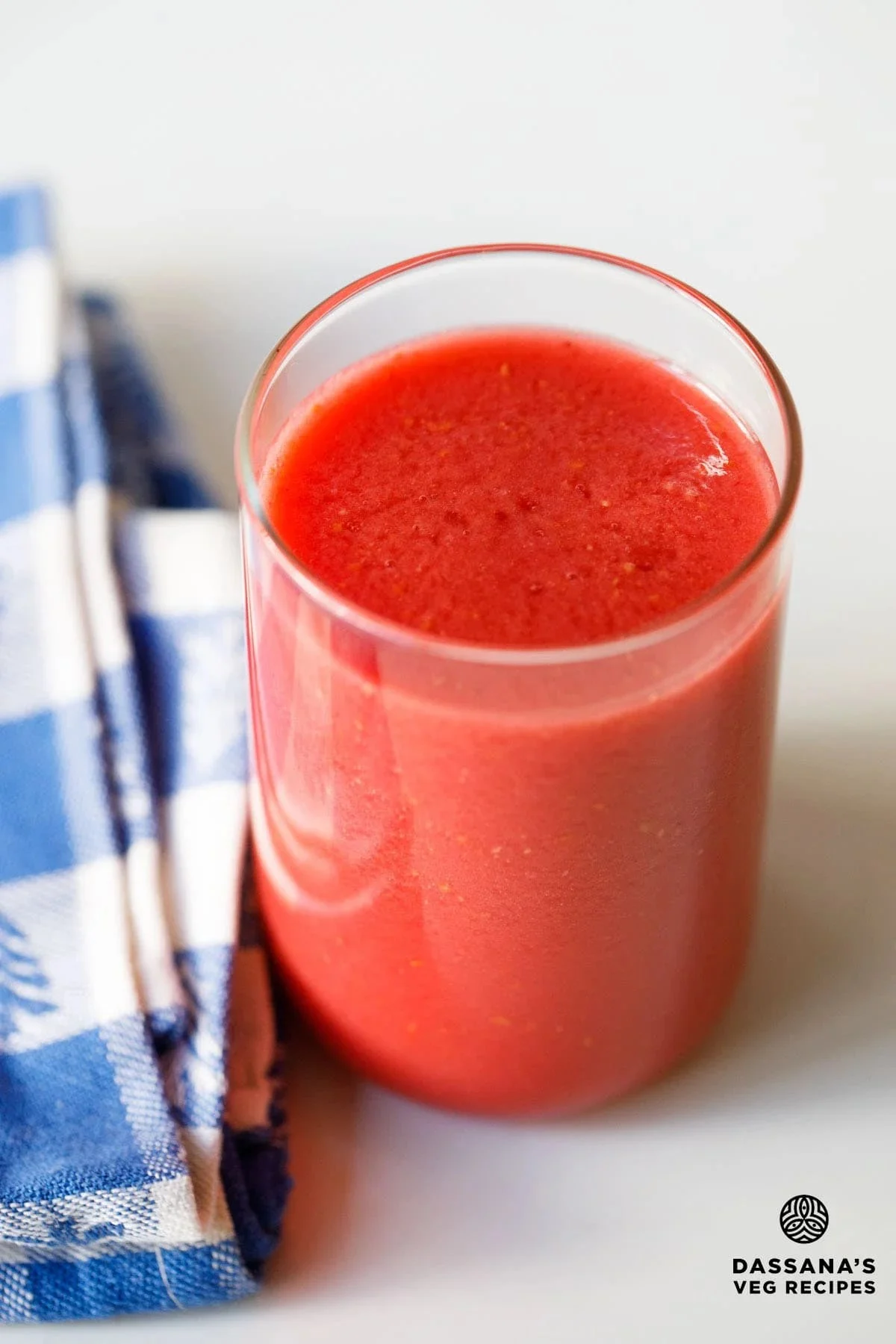 The Crimson Elixir: Decoding the Culinary and Nutritional Significance of Artisanal Raspberry Juice