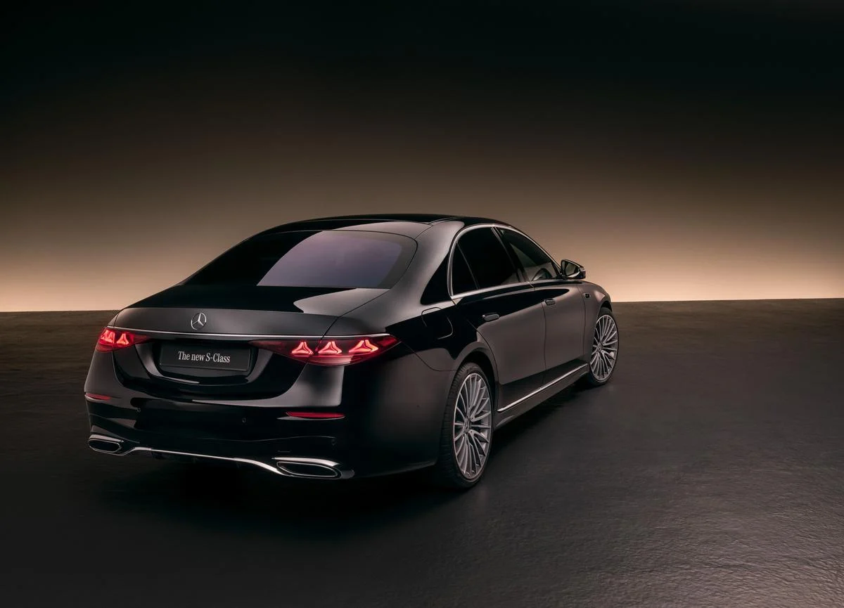The Pinnacle of Sustainable Opulence: Mercedes-Benz Redefines the Flagship Experience with the S 450e