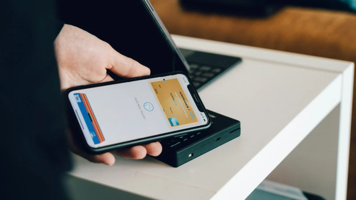 Apple Pay Set to Enter India’s Crowded Digital Payments Arena Amidst Regulatory Shifts and Fierce Competition
