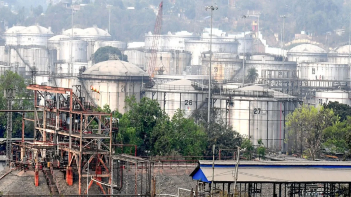 India’s State-Run OMCs Face Staggering ₹530 Crore Daily Losses Amid Global Crude Surge and Frozen Retail Prices